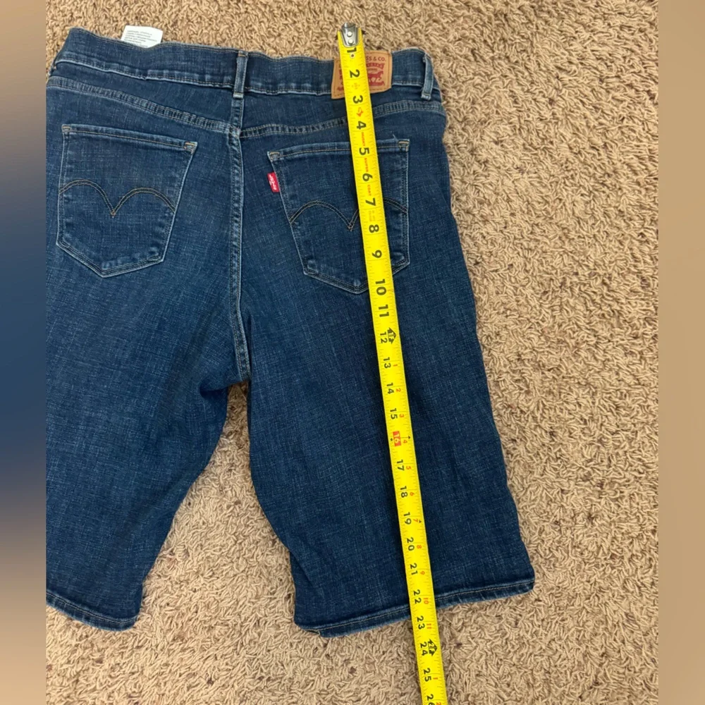 Levi’s Bermuda Jean Shorts Women’s size 30 - Picture 3 of 14